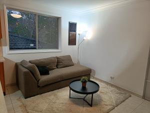 Cozy Queen Room - Spacious House - Convenient Location - NC5