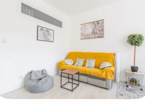 Chambre privée face à la gare