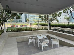 Luxury2BR Canal View Free parking & water Downtown