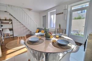 Le Blanqui by PRIMO C0NCIERGERIE