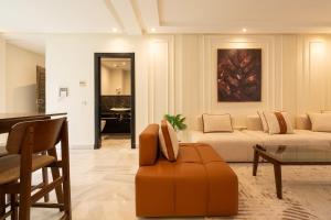 Le yacht luxury apartment 2BR 2BA corniche with parking