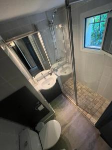 Petite maison dans résidence avec piscine