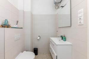 Designer Boho Loft 2BA 2BR AC Balcony