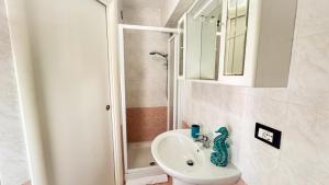 Casa Pez by Ca-Sa Check