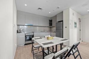 Spacious 1 bedroom in creek beach-Huge Balcony