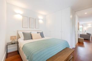 Balcony Retreat at Porto Urban Flats