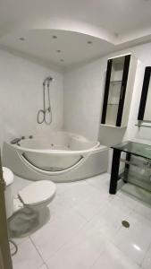 Family Home with Grill, 5 Minutes from the Beach