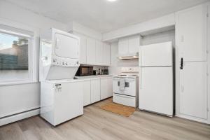 Spacious 3BR Family Home with Yard and Street Parking for 8 - Ubytování bez kategorie ve městě Vancouver