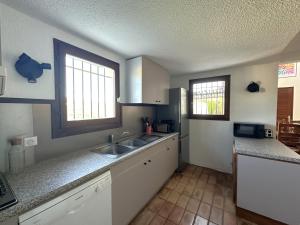 LES TAMARIS Maison pour 6 personnes dans domaine privé avec piscine à La Londe-Les-Maures