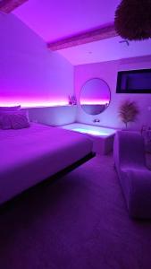 Le Clos des Délices - Love Room - Chambre avec spa, terrasse et parking privatif