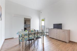 Athena Apartments Comfort by BarbarHouse