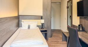 Single Room with 1 single bed room in Best Western Plus Plaza Den Haag City Center