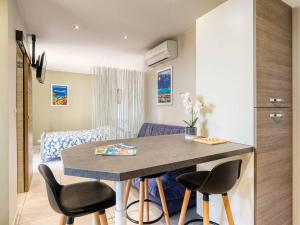 Appartements Appartement neuf au Lavandou - Climatise, proche plage - FR-1-816-3 : photos des chambres