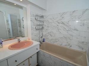 Appartement à LAlpe dHuez avec balcon, animaux admis, parking - FR-1-405-343