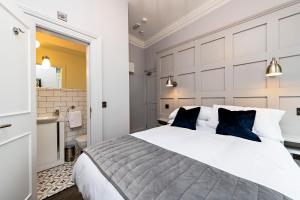 Charming Howth Marina Retreat