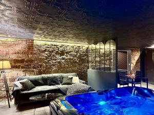 La Suite 1920 - Jacuzzi privé & Donjon