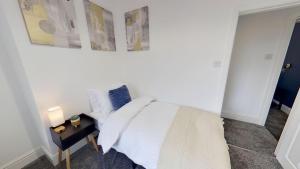 2BR-NearCityCentre-WiFi-Parking-Garden