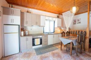 Irenes Cottage Myrtonas