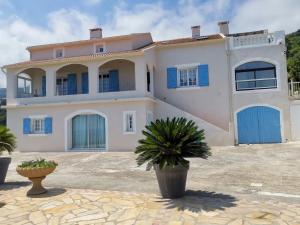 Appartements Appartement Vue Mer a Bastia, terrasse et piscine privee. : photos des chambres