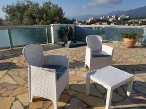Appartements Appartement Vue Mer a Bastia, terrasse et piscine privee. : photos des chambres