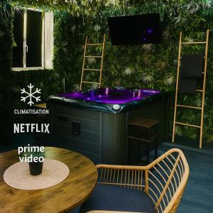 La Suite Oh la la - Duplex Jungle & Jacuzzi Privé