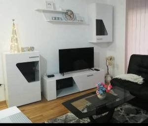 LEON Apartman