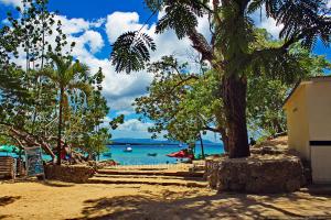 Alicia Beach, Hispaniola Sol!