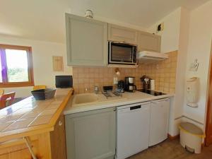 Appt 2 pièces, 6 pers, proche pistes, parking, animaux admis - FR-1-241-16