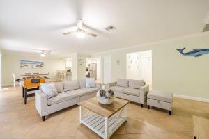 Relaxing place with pool