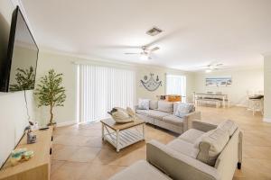 Relaxing place with pool