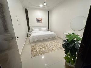 غرفتين نوم بمدخل خاص وجلسة خارجية