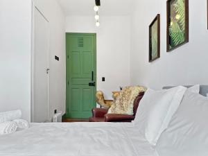 Quarto - Varanda - Frigobar - Wi-Fi - Garagem