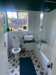 Charming home with harbour views