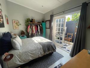 Charming home with harbour views