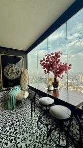 Depto frente al metro Irarrazaval