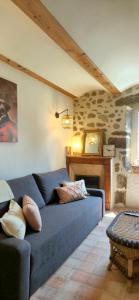 Maisons de vacances La Maison Chez Lisette avec piscine et terrain de petanque prive au bord de l-Allier ! : photos des chambres