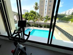 Luxury Apartment- PRIVATE Patio & BBQ- Near Airport