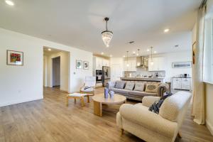 4 Mi to San Joaquin River Manteca Home with Patio!