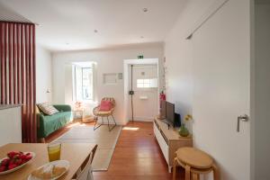 Renewed Alfama Gem with AC, by TimeCooler