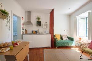 Renewed Alfama Gem with AC, by TimeCooler