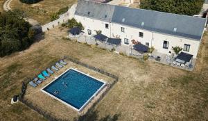 Maisons de vacances Domaine proche de Chinon piscine, billard, petanque et aire de jeux pour enfants : photos des chambres