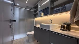 IT02- Reformado| 3 quartos| Vista mar| Churrasq.