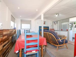 Harbour Road Quirky Beach Railway Carriages