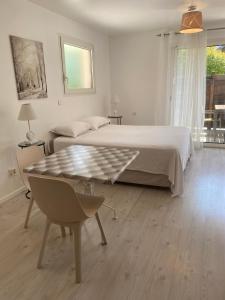 Appartements Beau studio 3 etoiles au bord du lac parking prive gratuit : photos des chambres