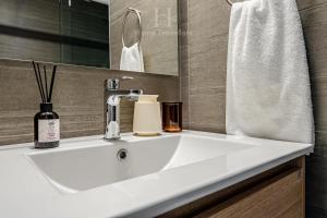 HT Dpto en Nunoa con Balcon y Estac 3PAX