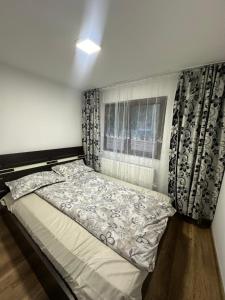 Mountain Cabin with a hot tub with jacuzzi jets