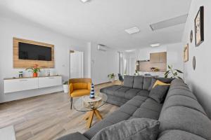 Modern Family Villas with Private Pool - Mia & Teo