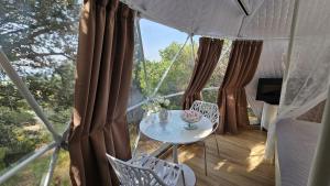 B&B / Chambres d'hotes Logements insolites du Domaine de la Tuiliere : photos des chambres