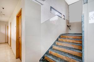 Hotel O Delight Inn Near Andheri Railway Station