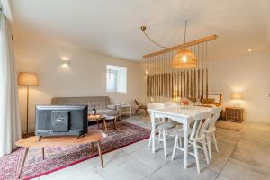 Gaia Superb Terrace Flat